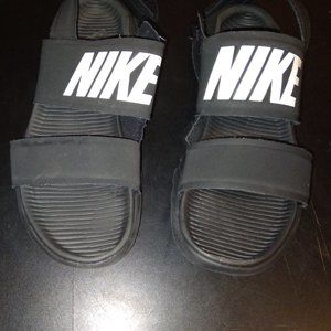 Nike Tanjun Sandal size 9